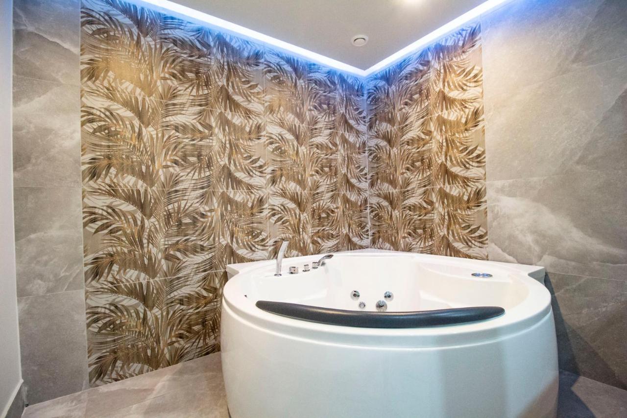 Royal Playa Suite And Apartament -Private Parking- Self Chek Out คาตาเนีย ภายนอก รูปภาพ