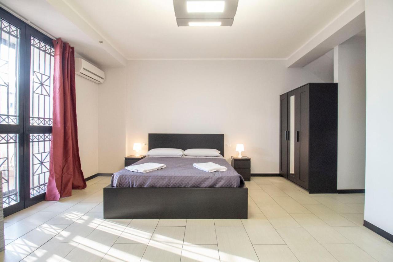 Royal Playa Suite And Apartament -Private Parking- Self Chek Out คาตาเนีย ภายนอก รูปภาพ