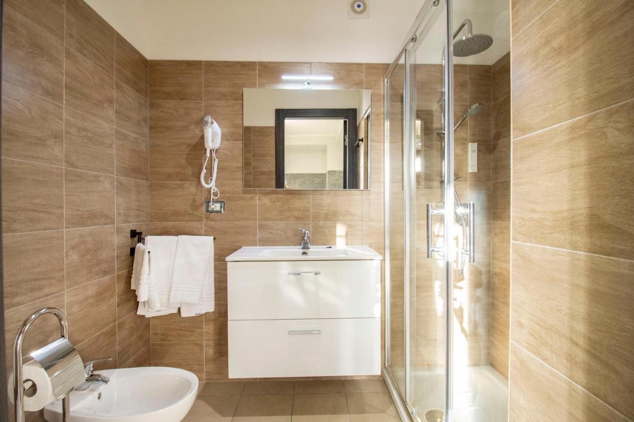 Royal Playa Suite And Apartament -Private Parking- Self Chek Out คาตาเนีย ภายนอก รูปภาพ