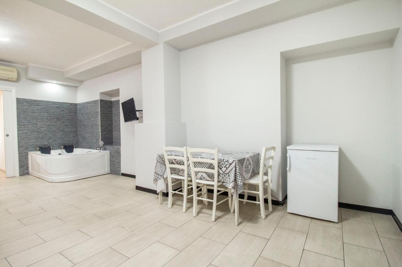 Royal Playa Suite And Apartament -Private Parking- Self Chek Out คาตาเนีย ภายนอก รูปภาพ