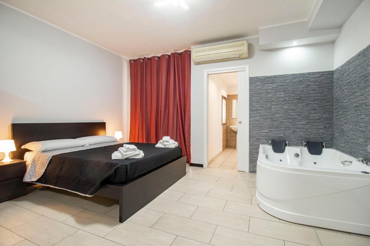 Royal Playa Suite And Apartament -Private Parking- Self Chek Out คาตาเนีย ภายนอก รูปภาพ