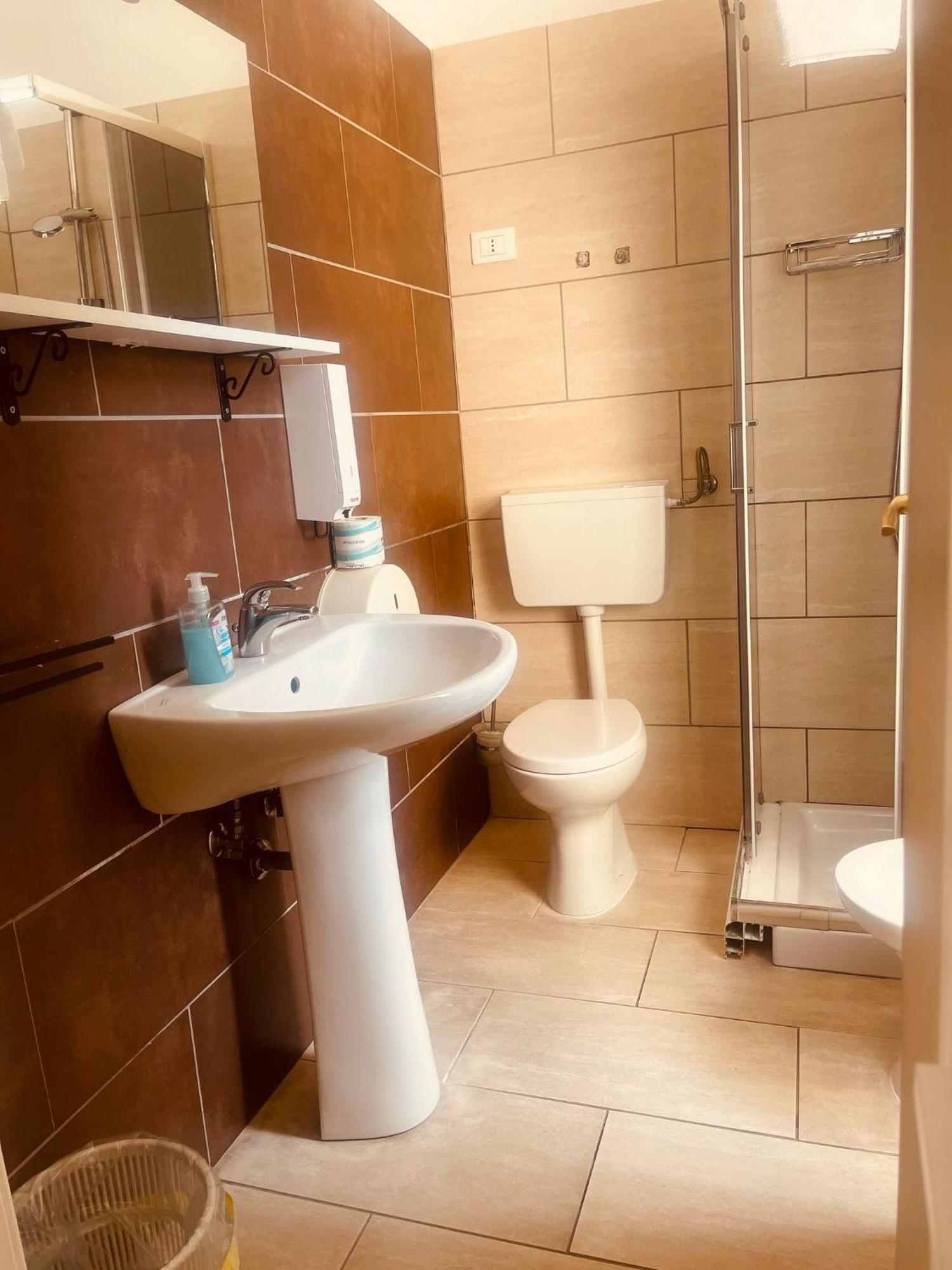 Royal Playa Suite And Apartament -Private Parking- Self Chek Out คาตาเนีย ภายนอก รูปภาพ